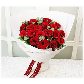 BO150-18  玫瑰花束 - 肯雅紅玫瑰花束